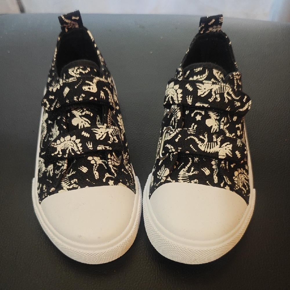 Tommy Bahama Black and White Dino Sneakers